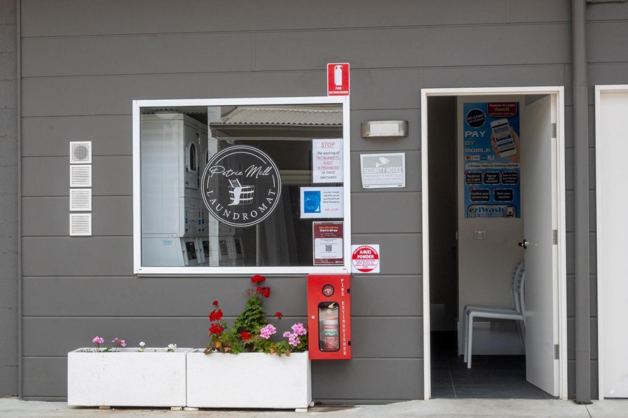 Petrie Mill Motel ภายนอก รูปภาพ